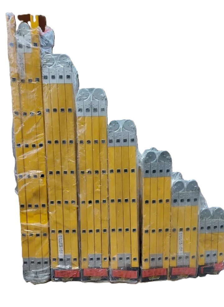 4by 8 Multipurpose fibreglass Ladder - Front View